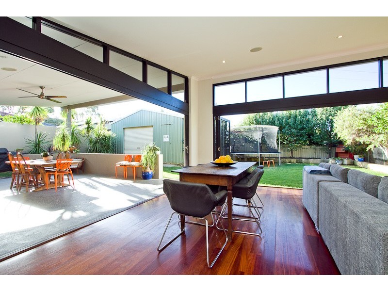 6 Chesham Way, Hamilton Hill WA 6163