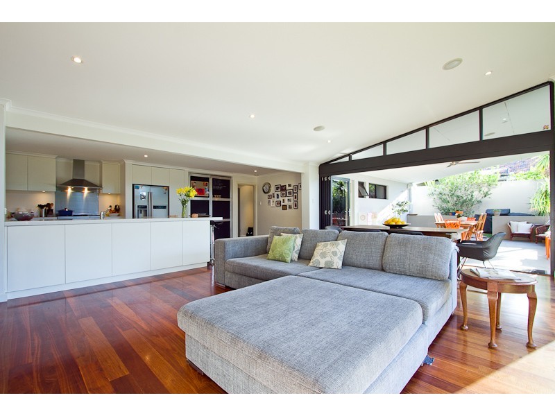 6 Chesham Way, Hamilton Hill WA 6163