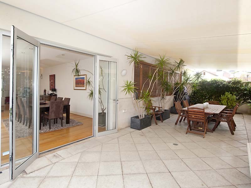 30/1 Corkhill Street, North Fremantle WA 6159