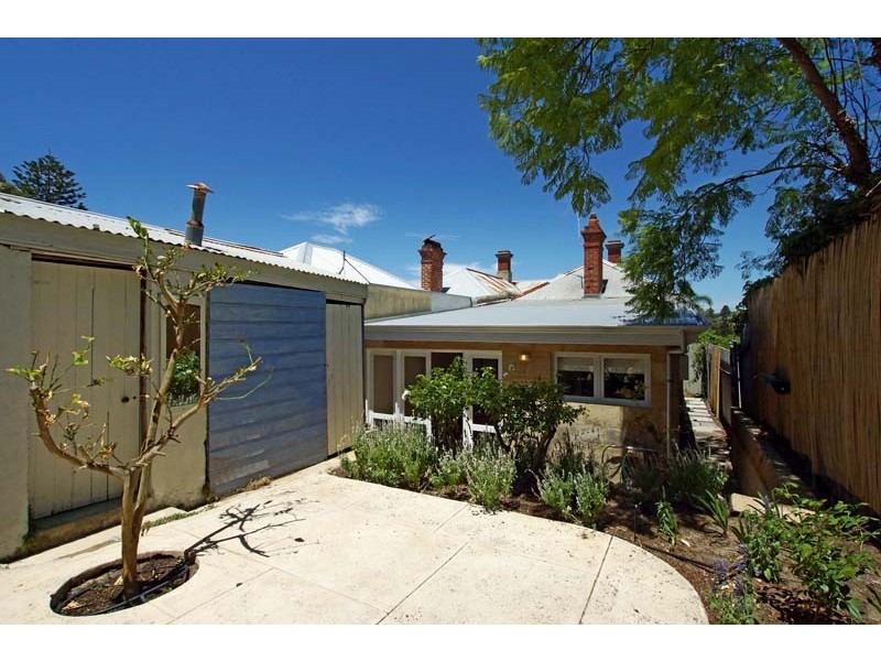 46 Harvest Road, North Fremantle WA 6159