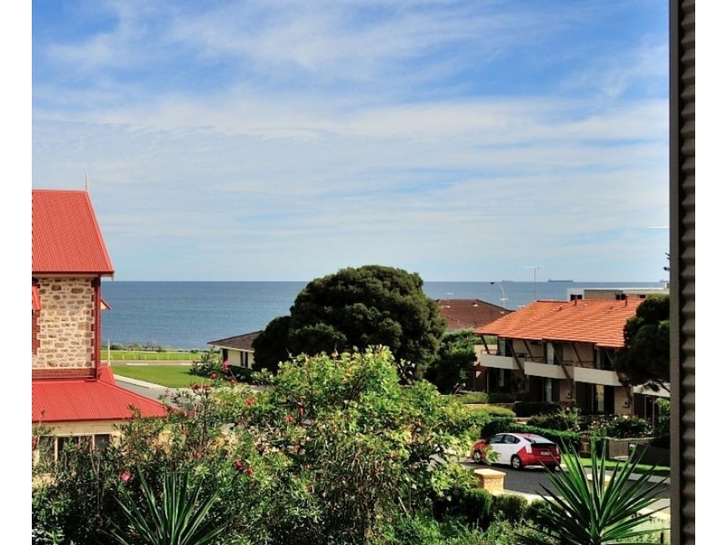 2/11 Rosendo, Cottesloe WA 6011