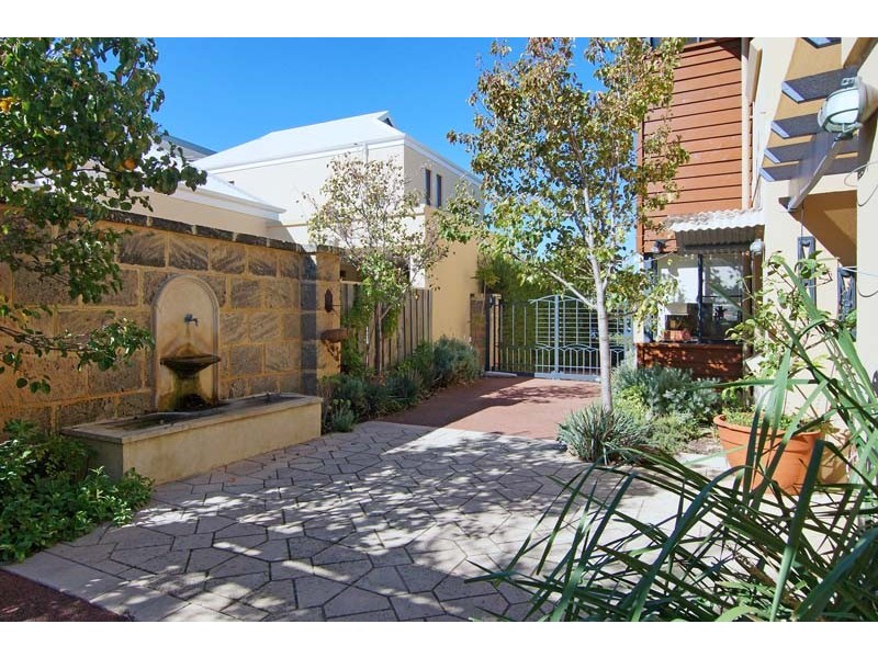 9 Foundry Court, North Fremantle WA 6159