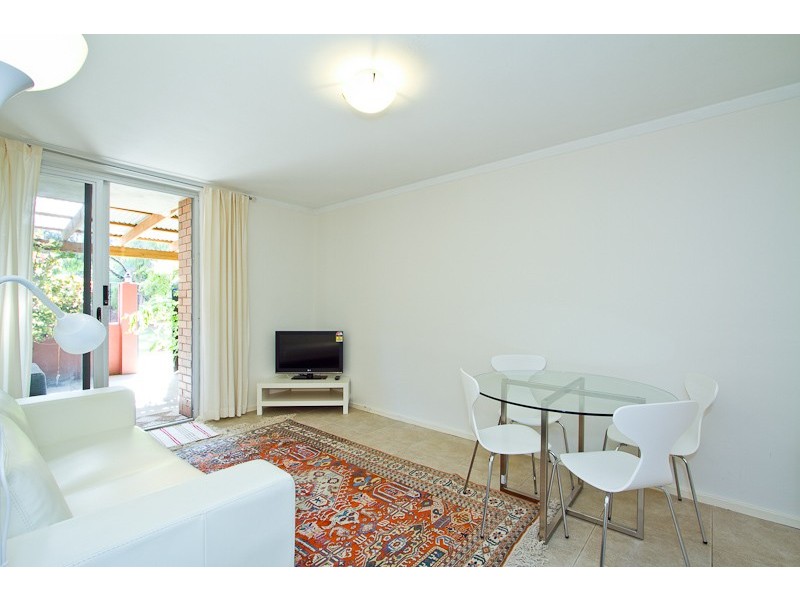 3/4 Dover Court, Mosman Park WA 6012