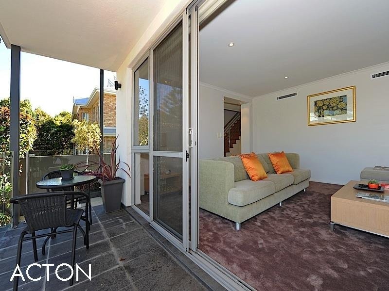 28 Gibney Street, Cottesloe WA 6011