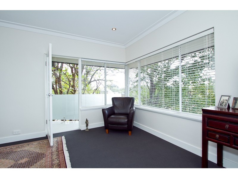15a Cliff Way, Claremont WA 6010