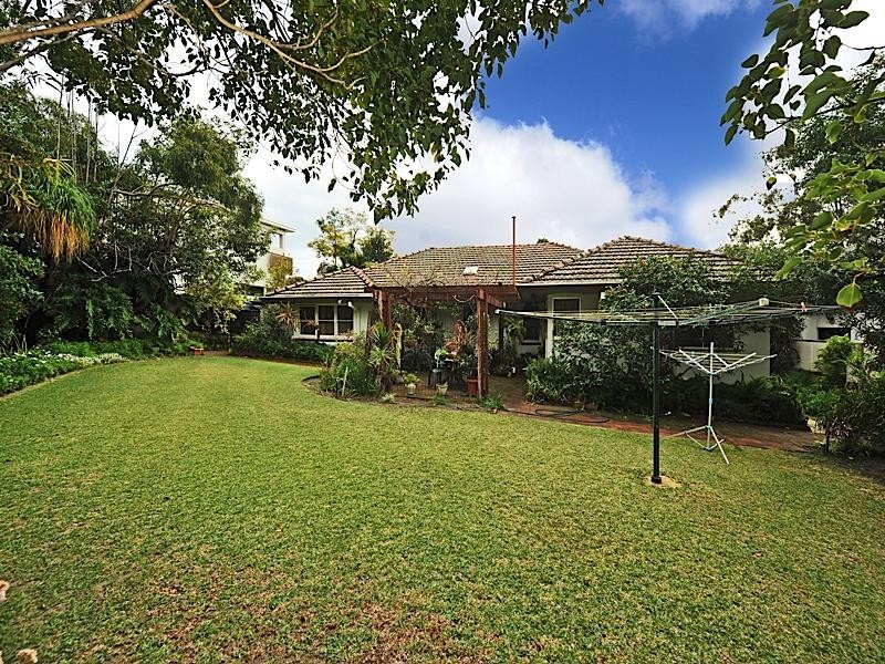 52 Beatrice Road, Dalkeith WA 6009