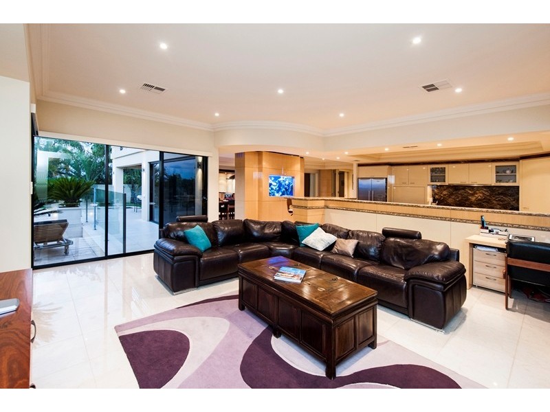 8 Tilton Terrace, City Beach WA 6015