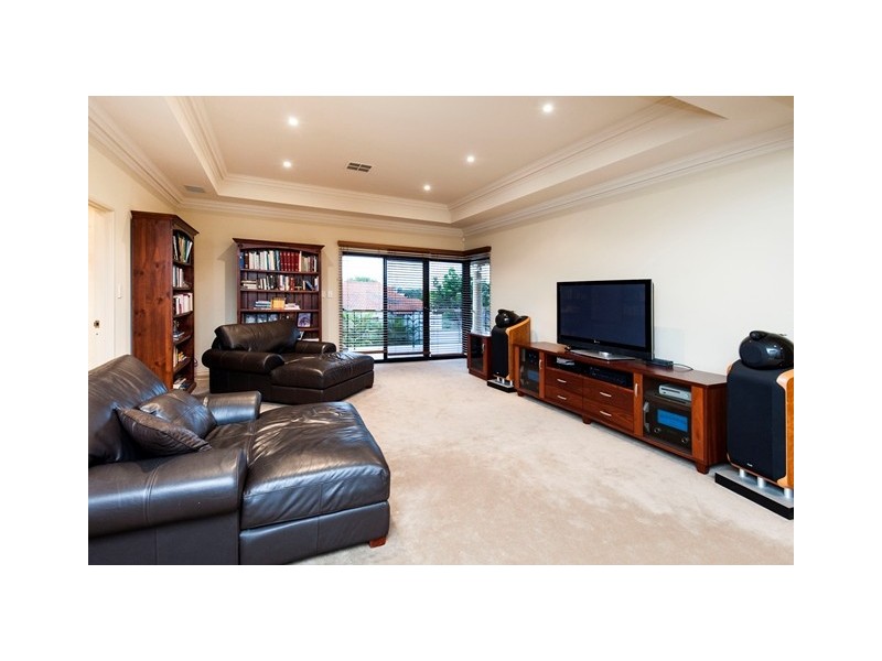 8 Tilton Terrace, City Beach WA 6015