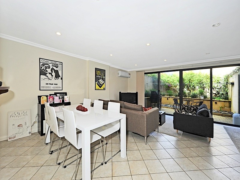 4/98 Stirling Highway, North Fremantle WA 6159