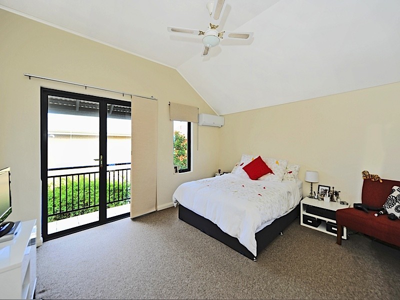 4/98 Stirling Highway, North Fremantle WA 6159