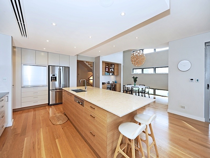 2 Wongin Way, Swanbourne WA 6010