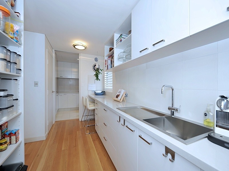 2 Wongin Way, Swanbourne WA 6010