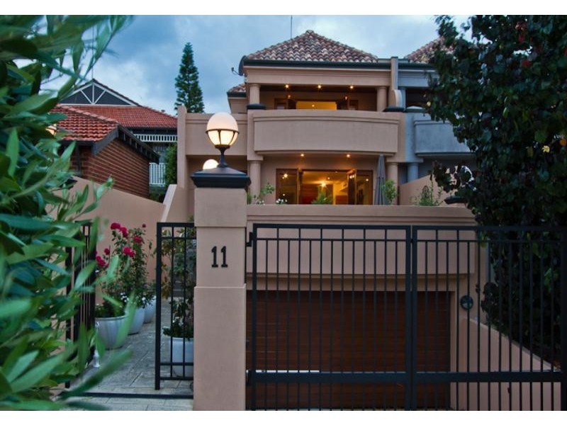 11 Warnham Road, Cottesloe WA 6011