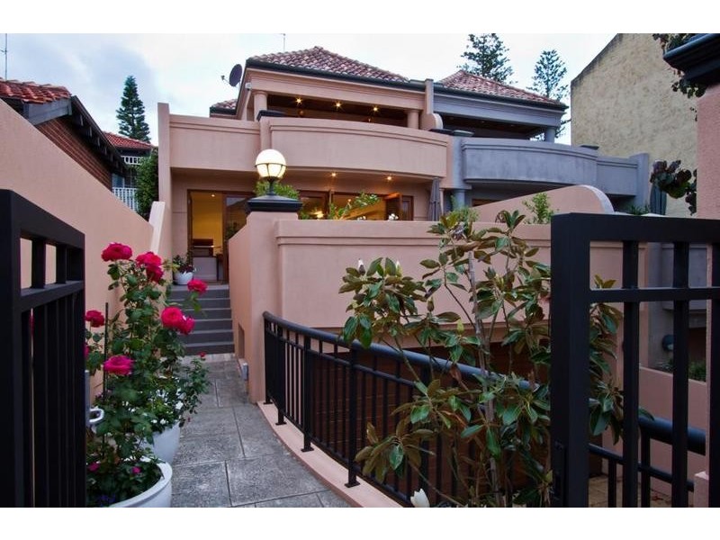 11 Warnham Road, Cottesloe WA 6011