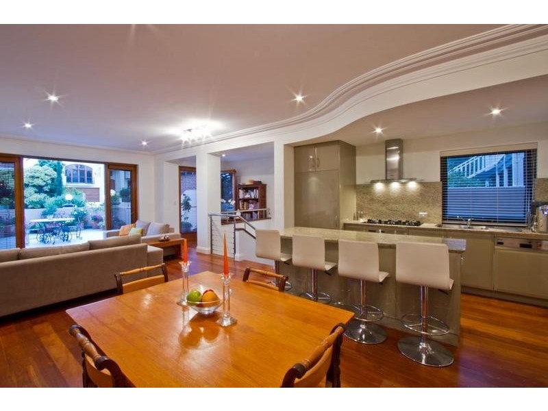 11 Warnham Road, Cottesloe WA 6011