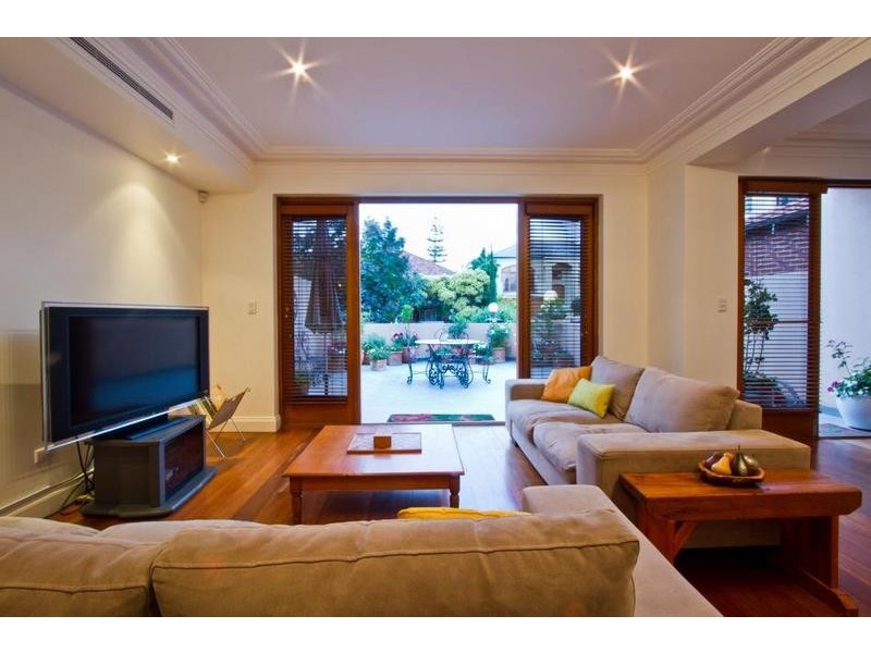 11 Warnham Road, Cottesloe WA 6011