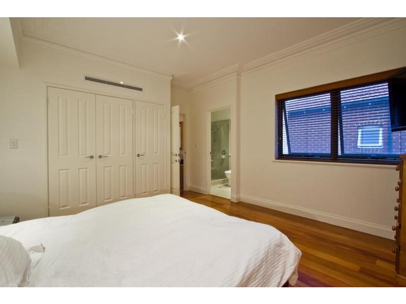 11 Warnham Road, Cottesloe WA 6011