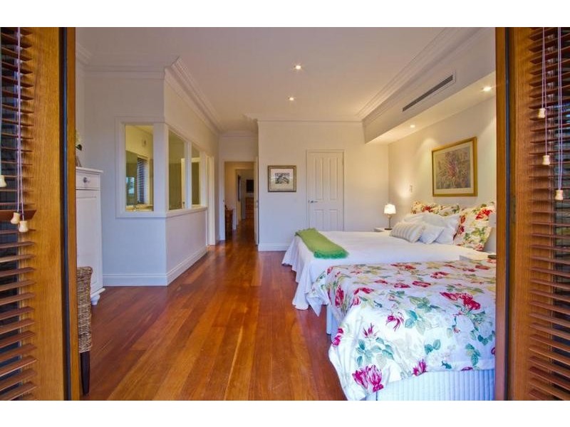 11 Warnham Road, Cottesloe WA 6011