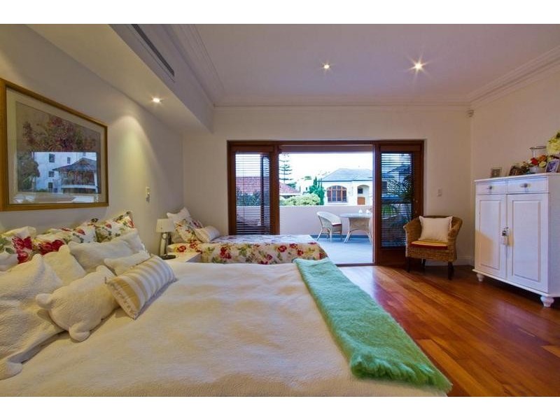 11 Warnham Road, Cottesloe WA 6011