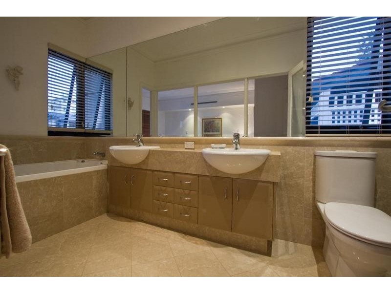 11 Warnham Road, Cottesloe WA 6011