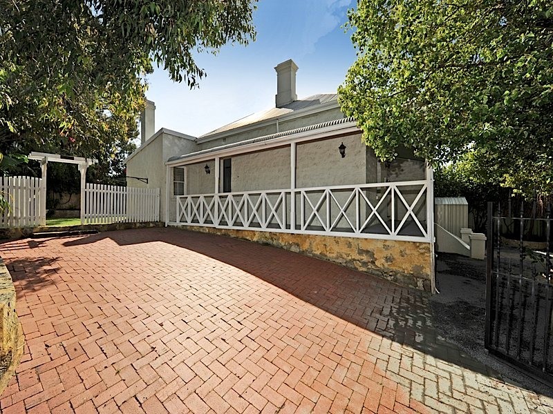 217 Curtin Avenue, Cottesloe WA 6011