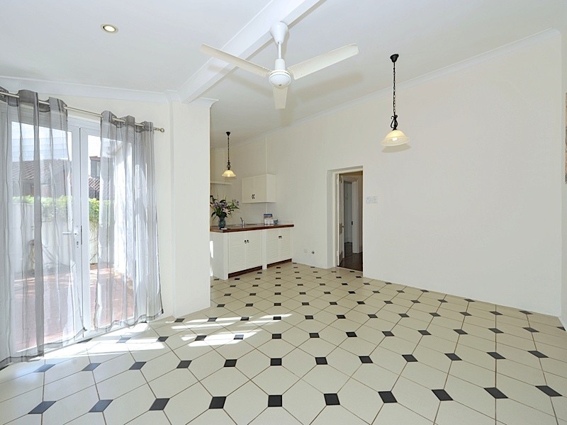 217 Curtin Avenue, Cottesloe WA 6011