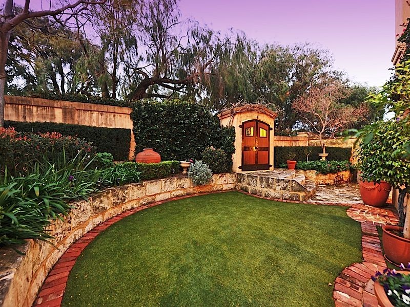 15 Clarendon Street, Cottesloe WA 6011