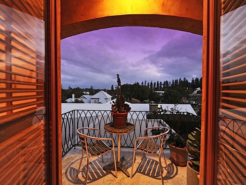 15 Clarendon Street, Cottesloe WA 6011