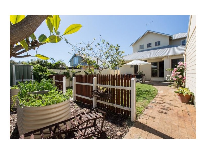 16 Swansea Street, Swanbourne WA 6010