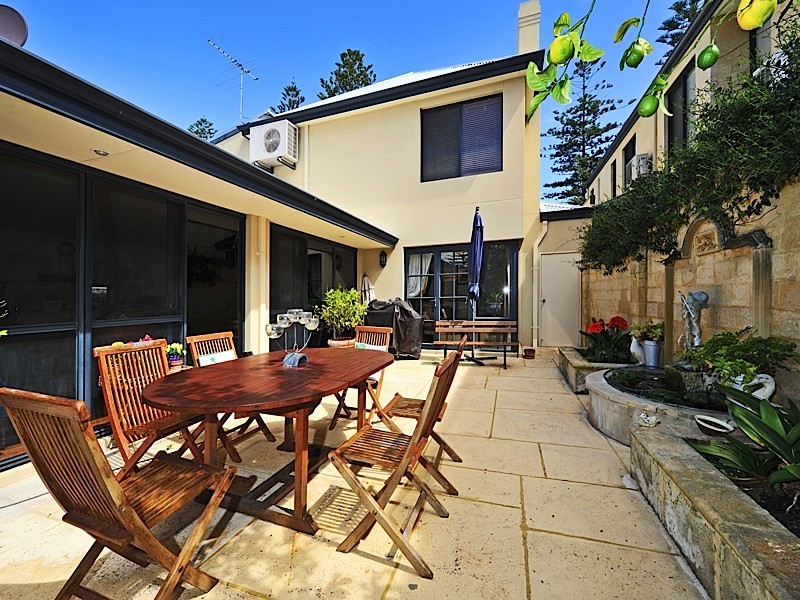 7 Charles Street, Cottesloe WA 6011