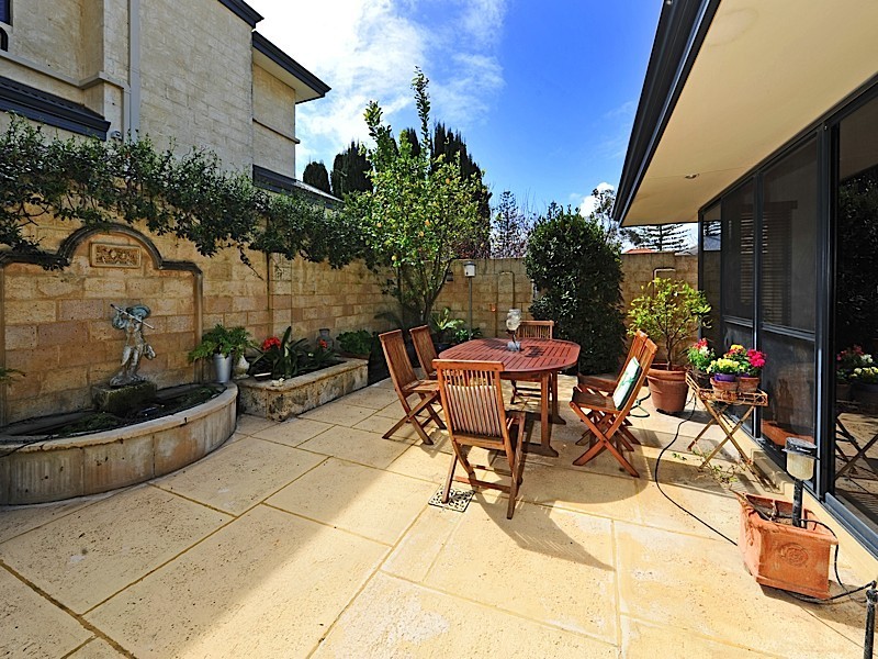 7 Charles Street, Cottesloe WA 6011