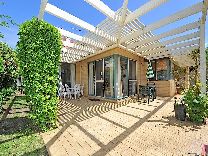 18 Godetia Gardens, Mount Claremont WA 6010