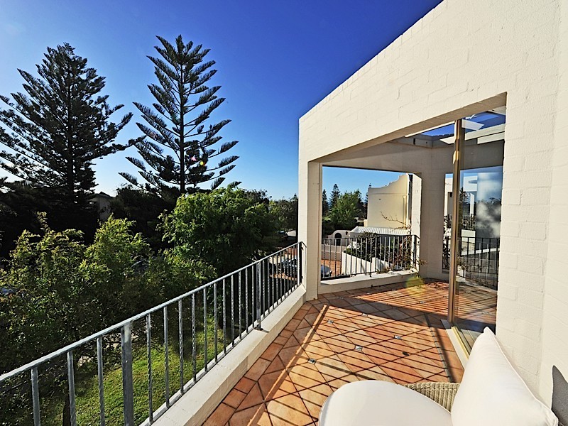 4/14 Hamersley Street, Cottesloe WA 6011