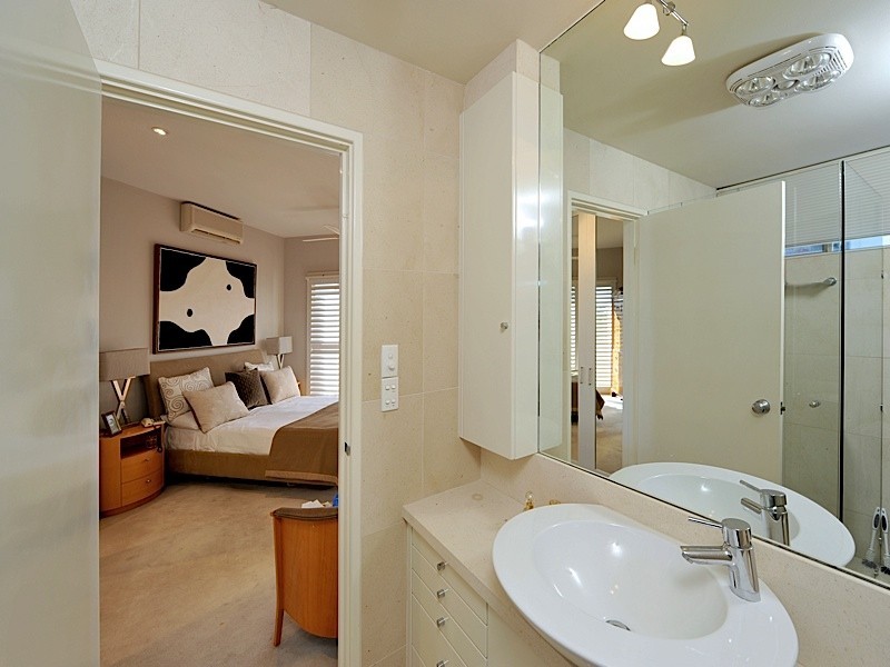 4/14 Hamersley Street, Cottesloe WA 6011