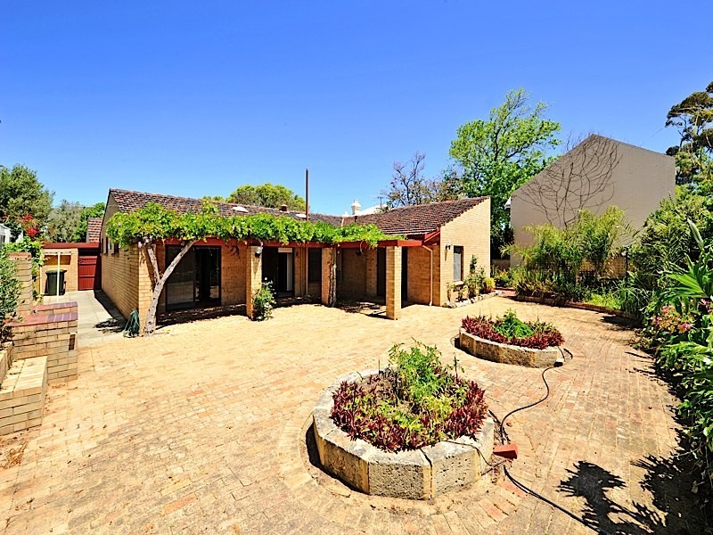 17 Goldsmith Road, Claremont WA 6010