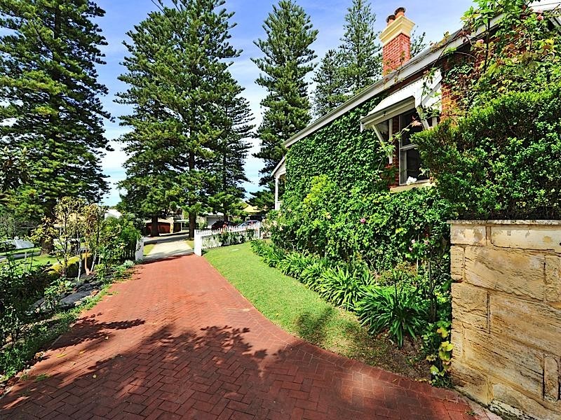54 Pearse Street, Cottesloe WA 6011