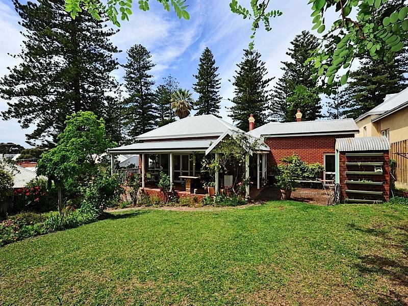 54 Pearse Street, Cottesloe WA 6011