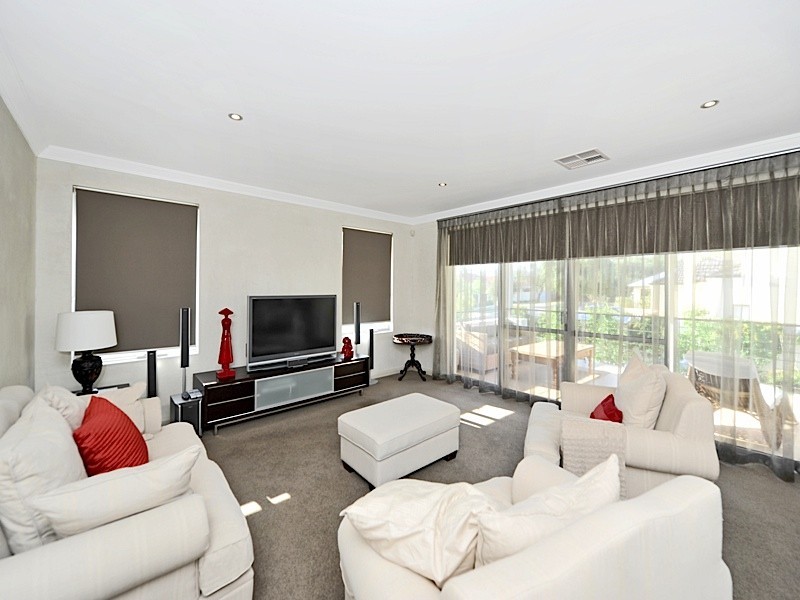 4 Ackland Way, Cottesloe WA 6011