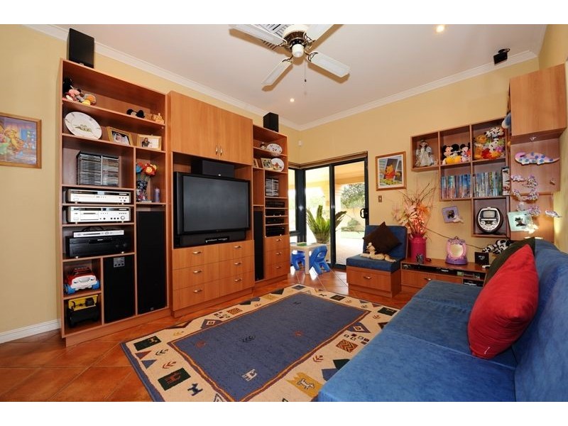 3 Muros Close, Warnbro WA 6169