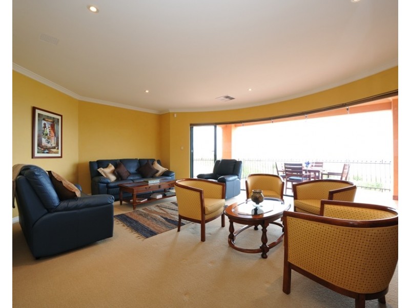 3 Muros Close, Warnbro WA 6169