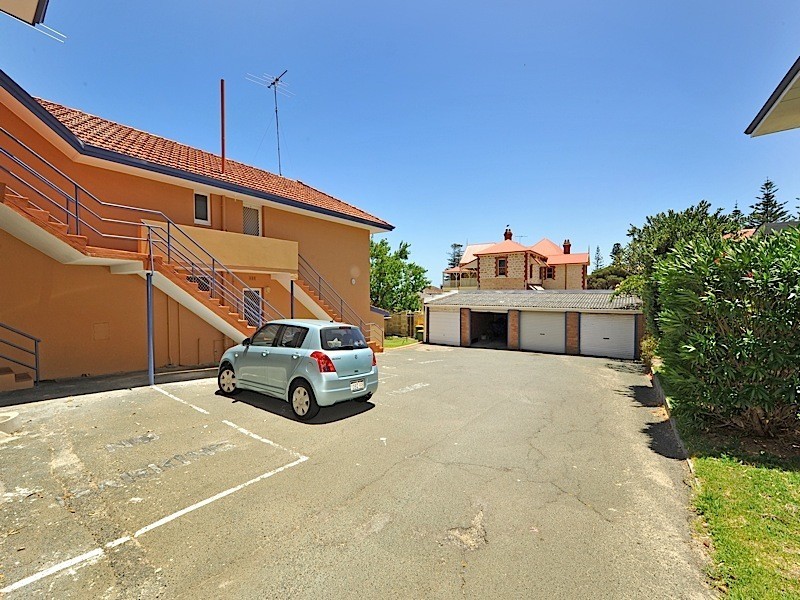 1/6 Salvado Street, Cottesloe WA 6011