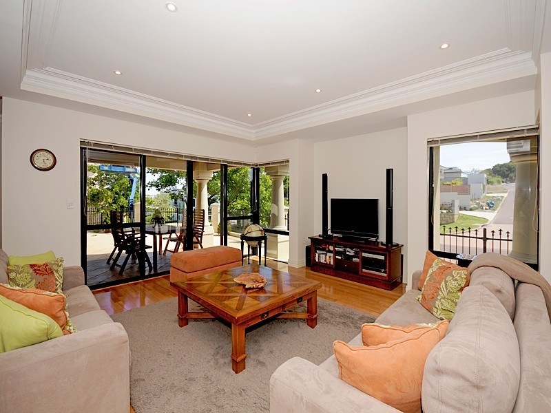 1 Chipperfield Court, Mosman Park WA 6012