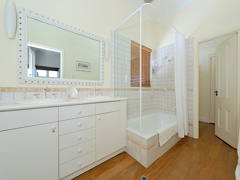 11 Walba Way, Swanbourne WA 6010