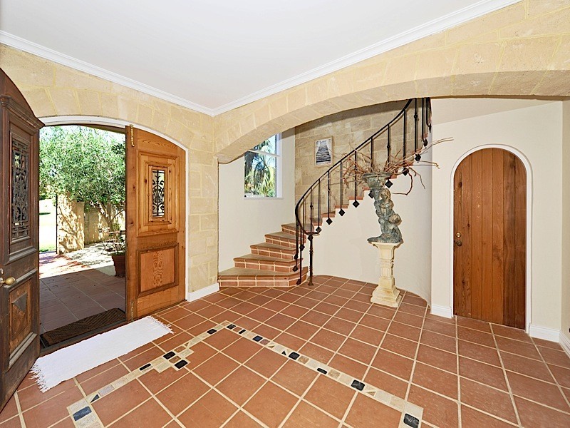 11 Walba Way, Swanbourne WA 6010