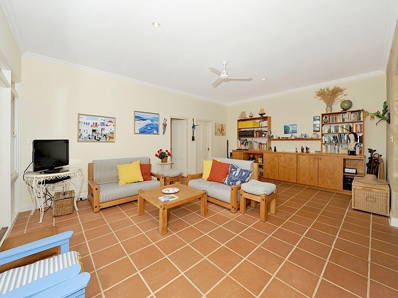 11 Walba Way, Swanbourne WA 6010