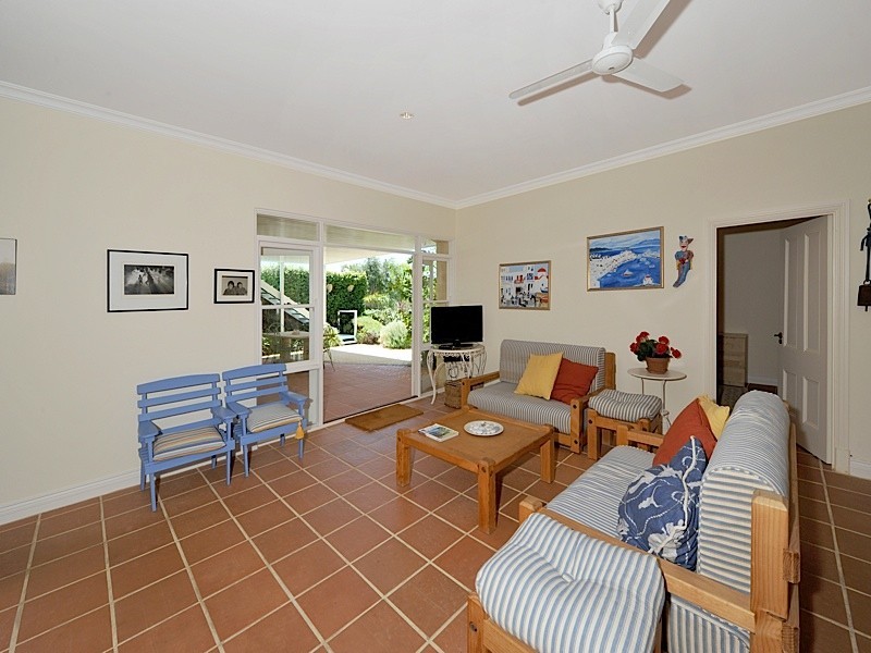 11 Walba Way, Swanbourne WA 6010