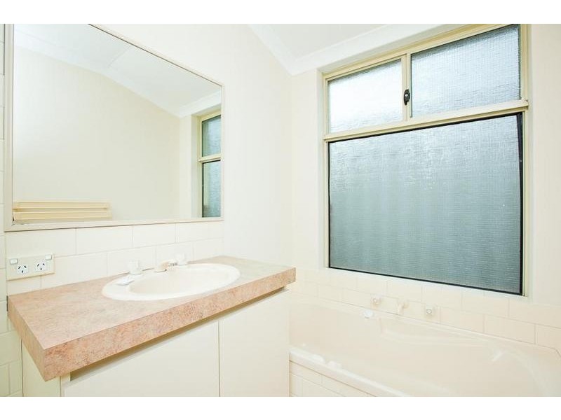 10 Cottonwood Place, O’connor WA 6163