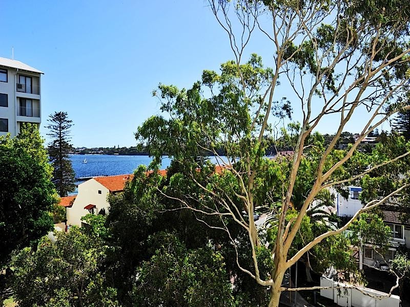 4C/25 Victoria Avenue, Claremont WA 6010