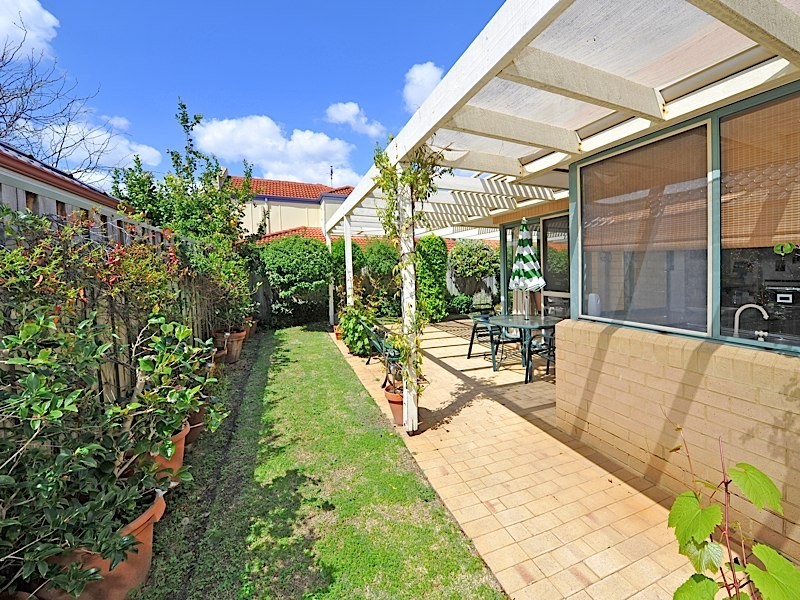 18 Godetia Gardens, Mount Claremont WA 6010