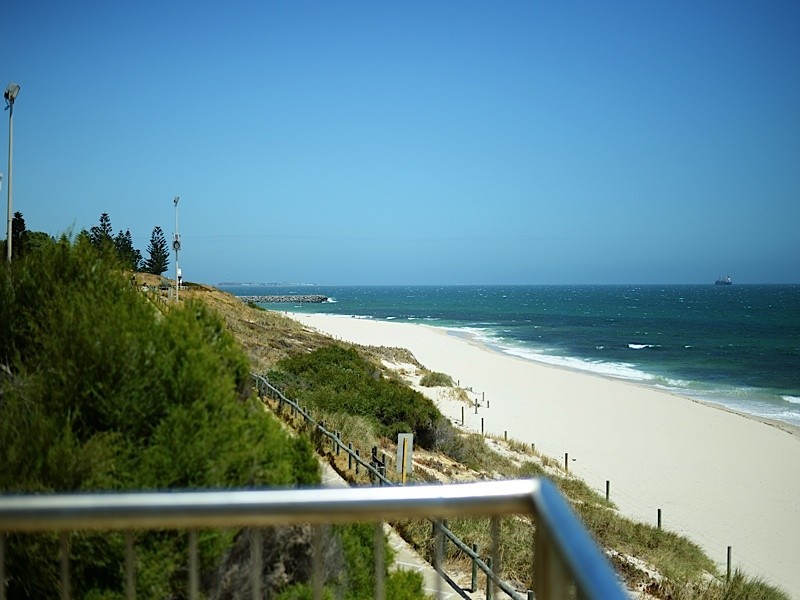 1/152 Marine Parade, Cottesloe WA 6011